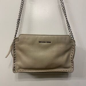 Michael Kors Astor Pebbled Leather Crossbody Bag – Cement Gray